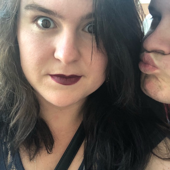 Meet your Posher, Renee - Picture 1 of 1